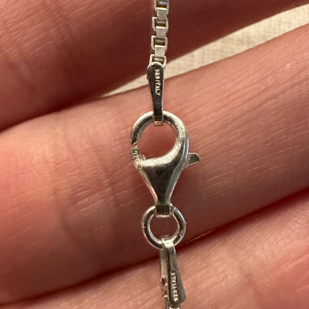 24” Silver Box Chain - Picture 2 of 3